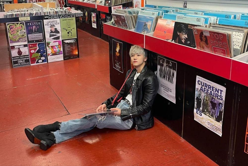 OOTD pakai t-shirt putih ala Jaemin NCT Dream (instagram.com/na.jaemin0813)