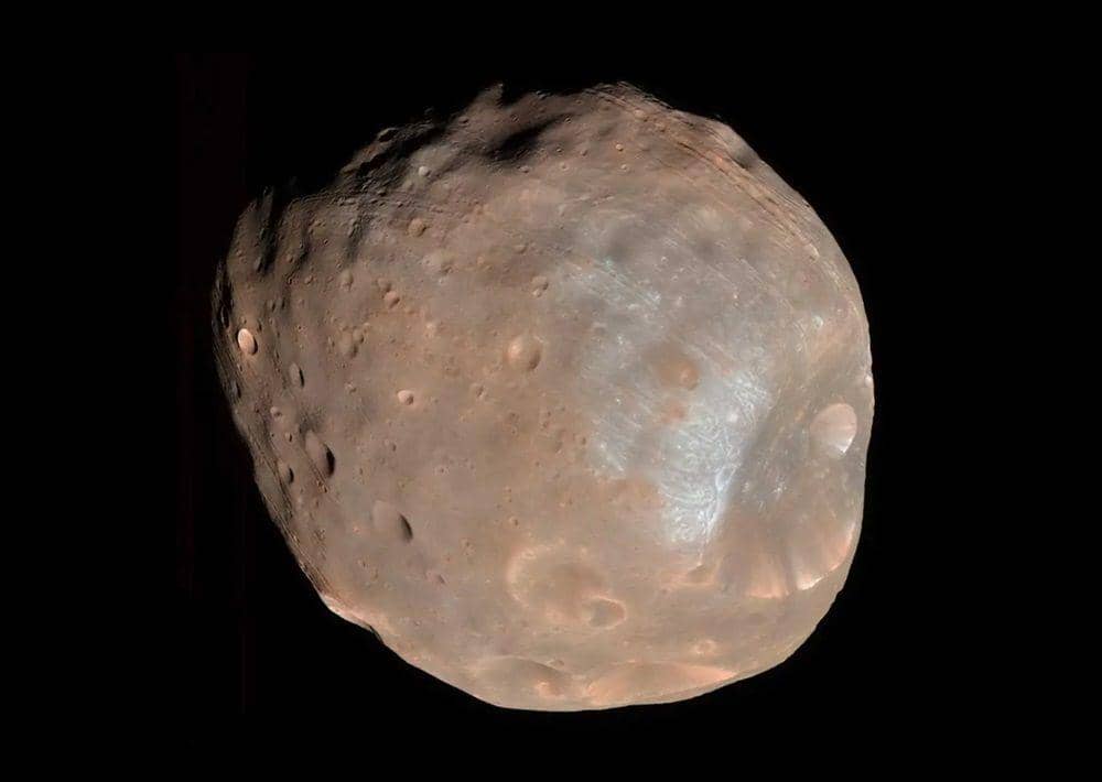 Salah satu satelit alami atau bulan Mars, Phobos (science.nasa.gov)