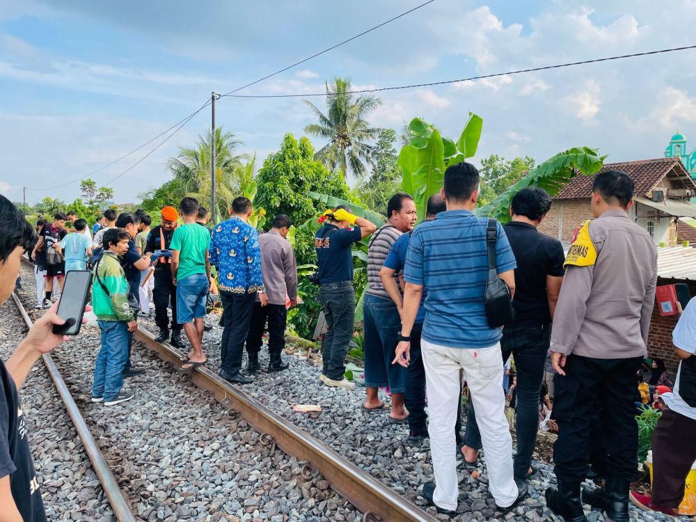 Lansia Tewas Tersambar Kereta Commuter Line Tanjung Selor