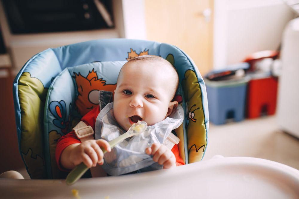 Benarkah Bayi Harus Menghabiskan Makanannya? Ini Kata WHO!