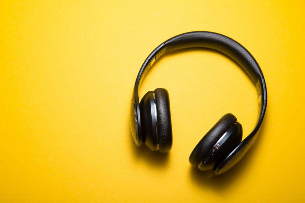 6 Wireless Headset Gaming Terbaik untuk Budget Terbatas di 2024