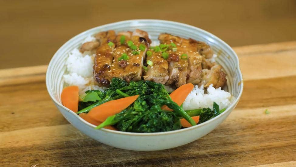 Resep Rice Bowl Ayam Teriyaki, Ide Berbagi di Momen Buka | IDN Times Jateng