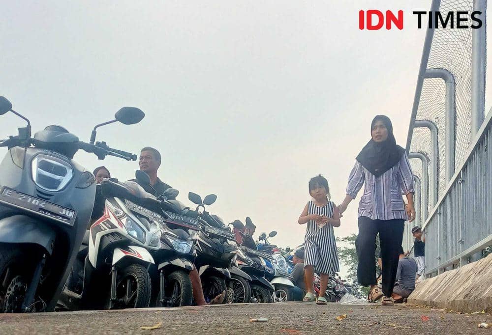 Inin Nastain IDN Times/ ajak si kecil berburu takjil