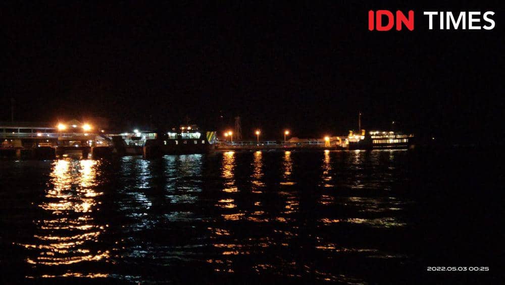 Ilustrasi laut di Bali pada malam hari (IDN Times/Ayu Afria)