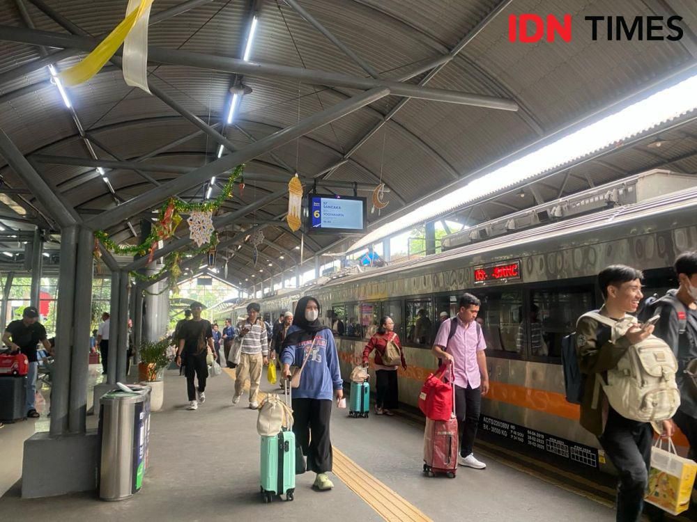 Suasana di Stasiun Surabaya Gubeng. (IDN Times/Khusnul Hasana).