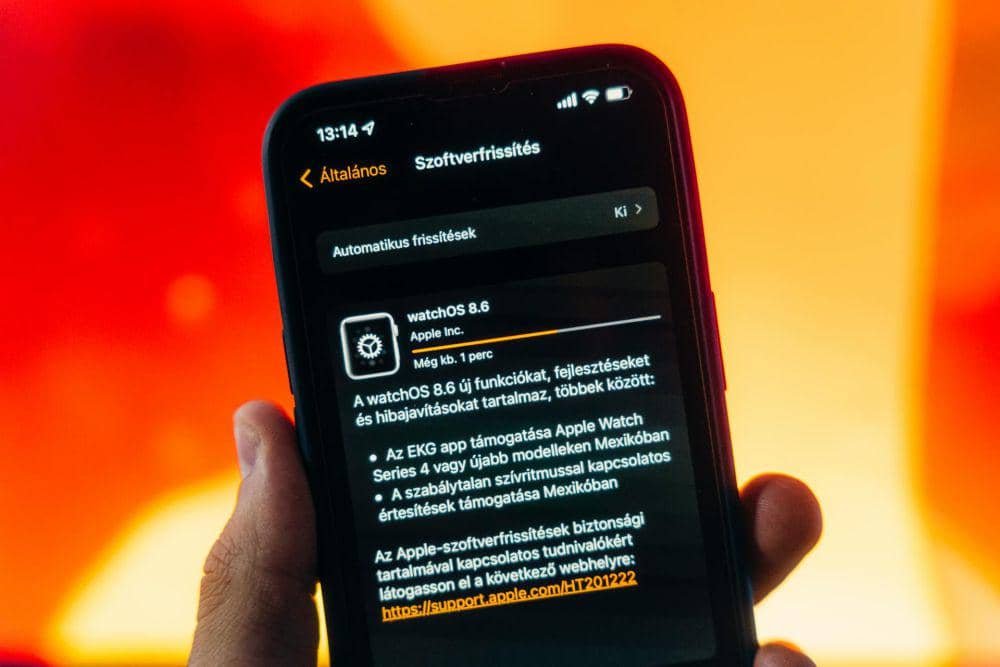 ilustrasi update sistem operasi hp (pexels.com/Szabó Viktor)