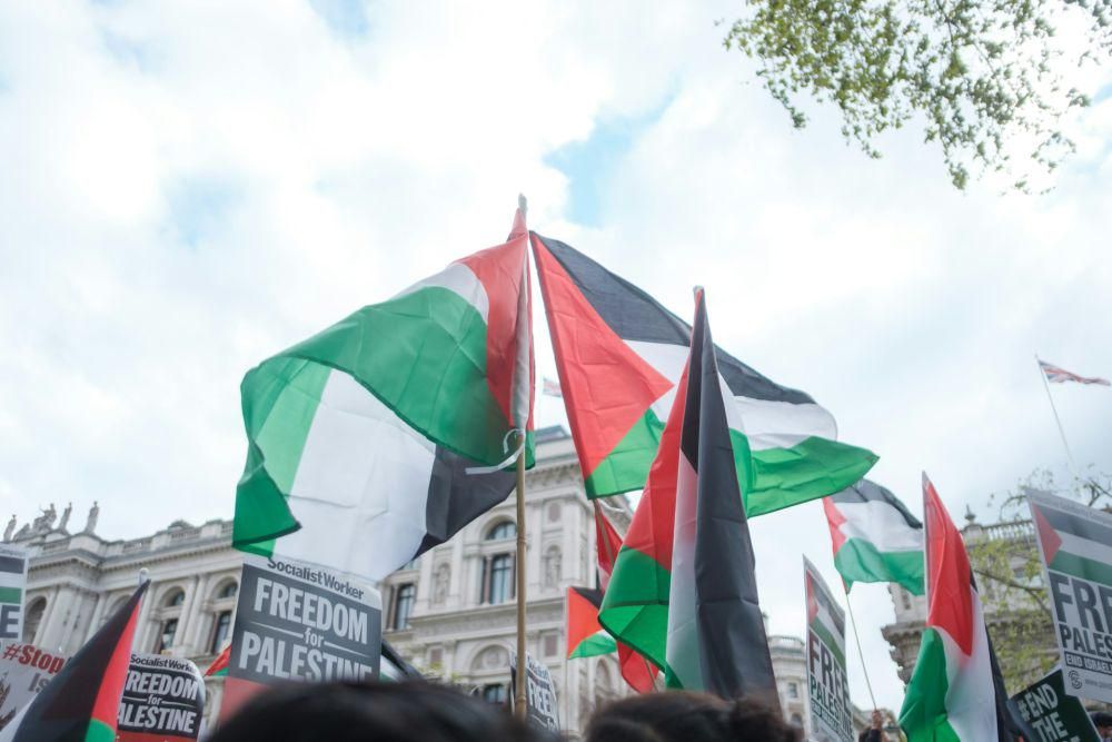 Aktivis Pro-Palestina Mahmoud Khalil Bebas dari Tahanan Imigrasi AS