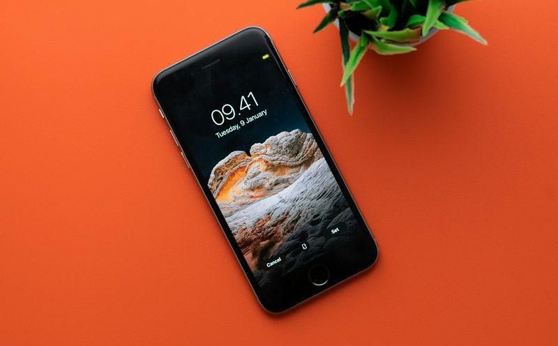 ilustrasi tampilan layar ponsel (unsplash.com/Shiwa ID)