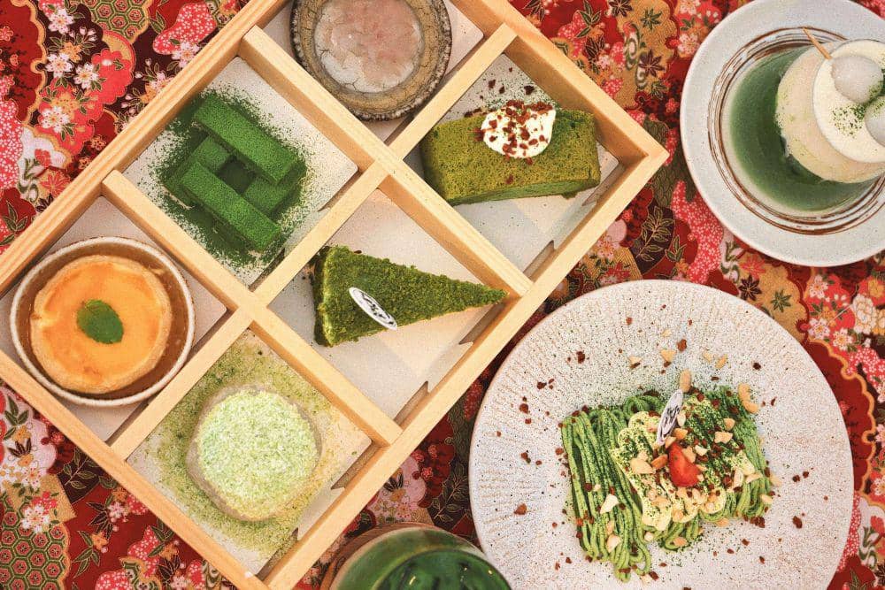 Topping Rasa Macha 11 Kudapan dengan Topping Matcha Bubuk, Rasanya Sedap! | IDN Times