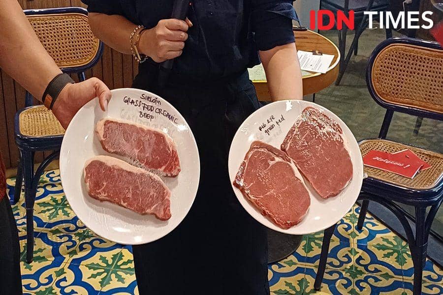 Ilustrasi daging sapi spesial untuk steak (IDN Times/Dhiya Awlia Azzahra)