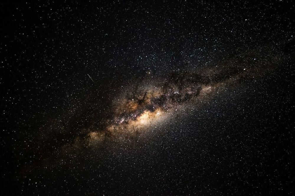 ilustrasi supernova (unsplash.com/Brett Ritchie)