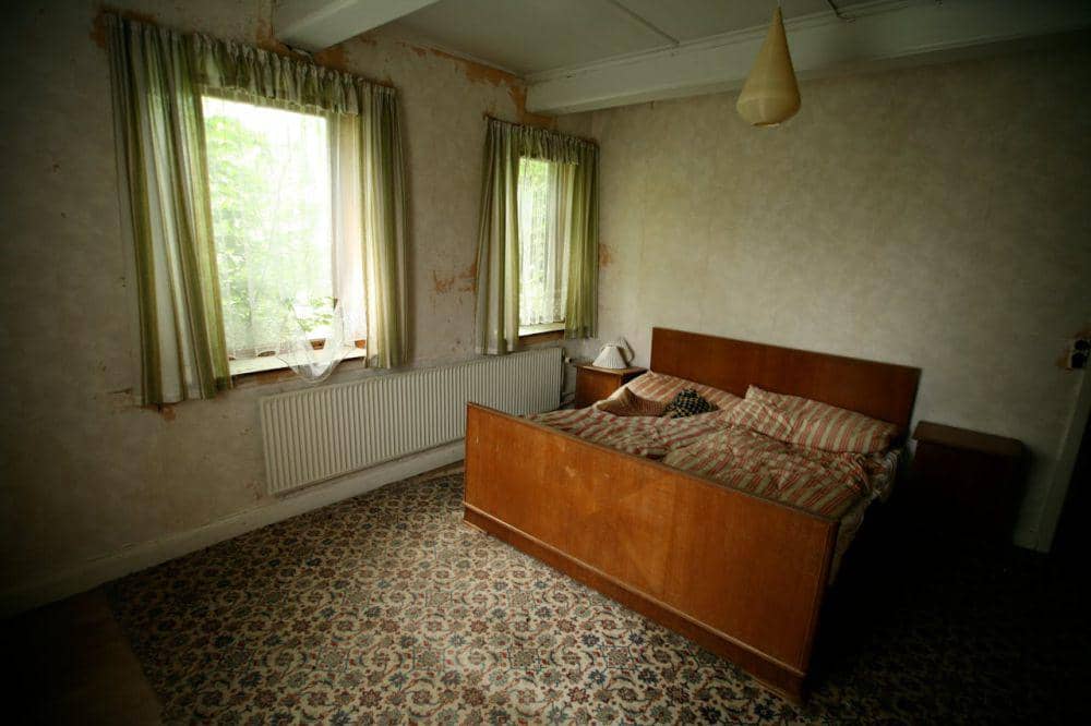 ilustrasi ruangan gelap (pexels.com/Rene Terp)