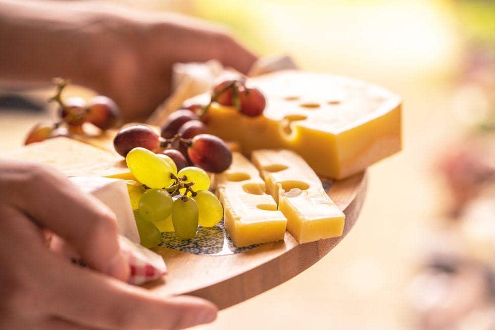 ilustrasi cheese platter (pixabay.com/mariya_m)