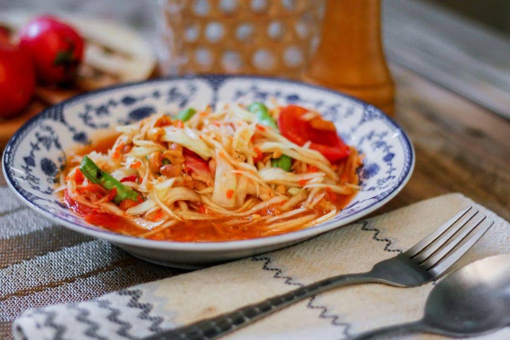 Resep Som Tam ala Resto DD Kin Tiew Milik Ibu Dali Wassink | IDN Times