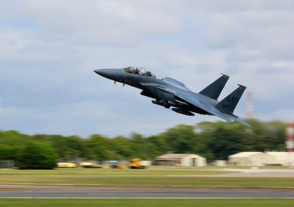 Pesawat Latih AU Bangladesh Jatuh, Pilot Mencoba Hindari Permukiman Padat 