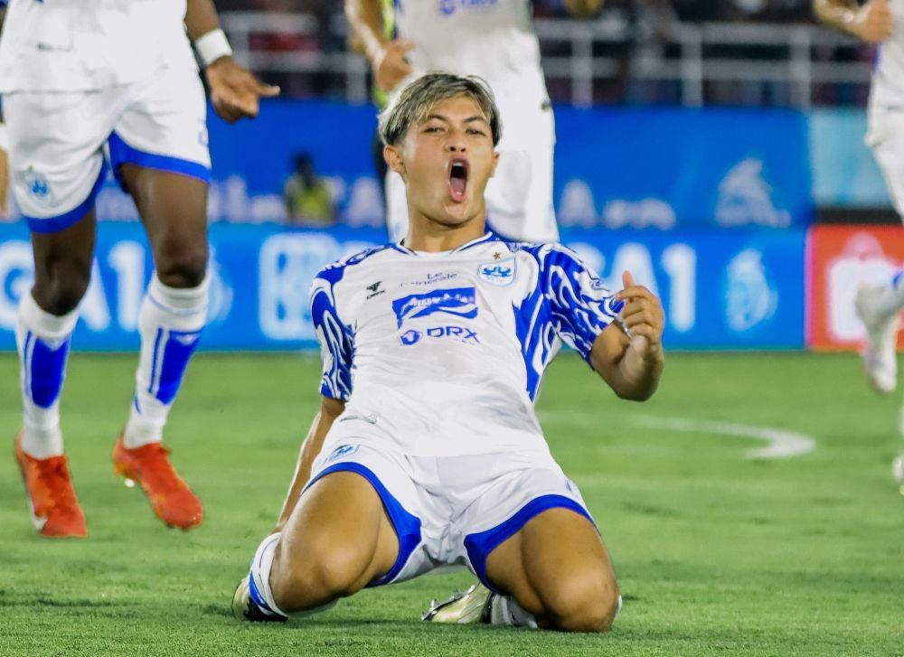Persib Beri Kode Umumkan Dua Pemain Baru Hari ini, Dewangga dan Berguinho?