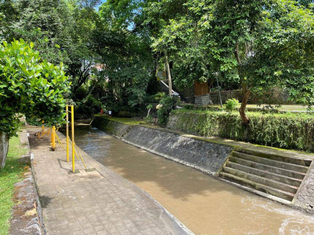 Tukad Bindu yang ditata rapi dan menyenangkan untuk jalan santai (www.denpasartourism.com)
