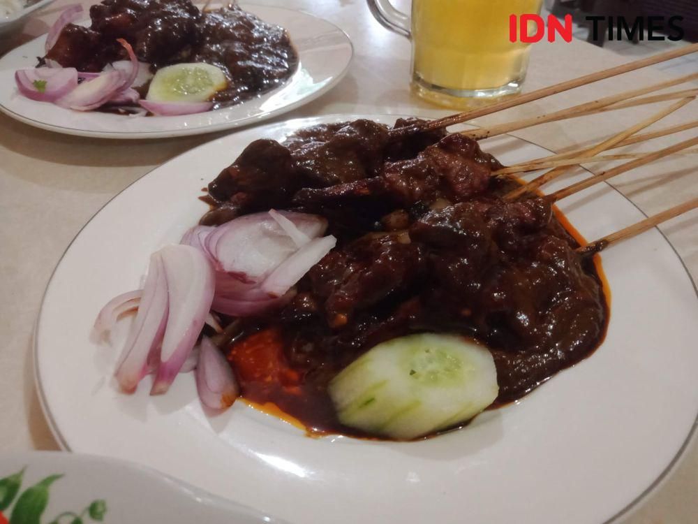 Potret sate kambing (IDN Times/Fasrinisyah Suryaningtyas)