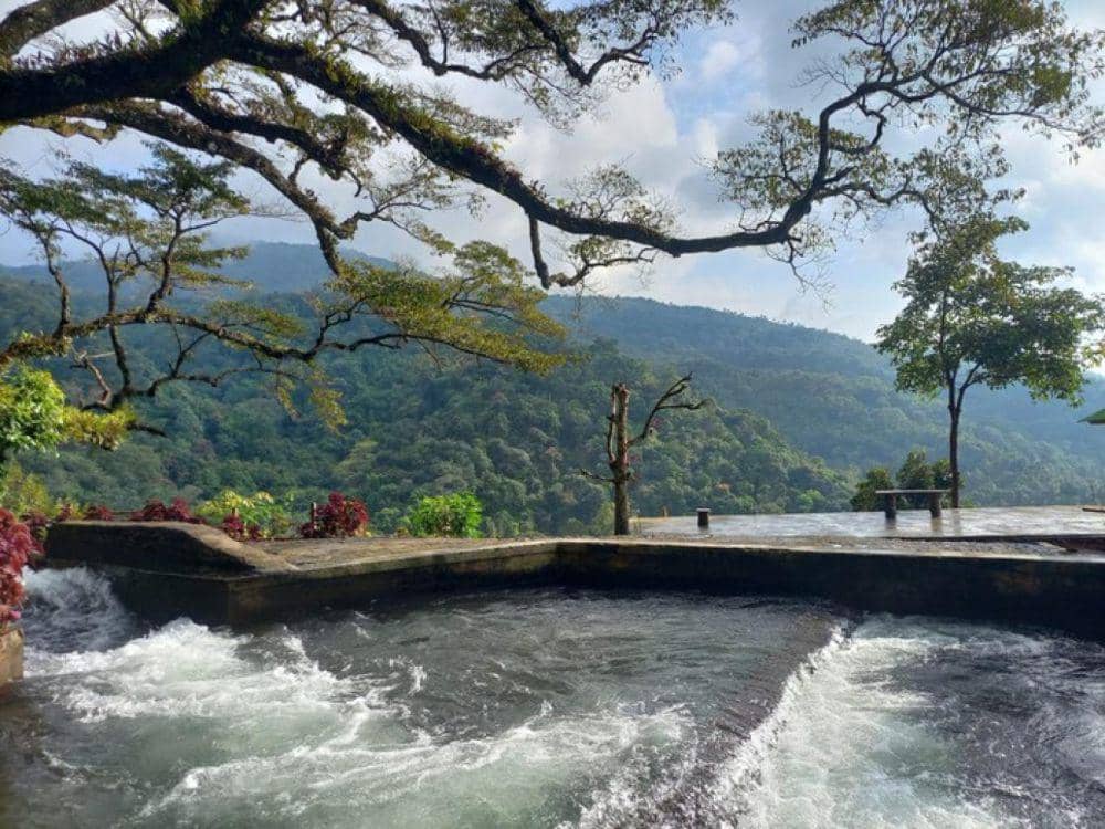 Wisata Gatep Lawas Ambengan (ambengan-buleleng.desa.id)