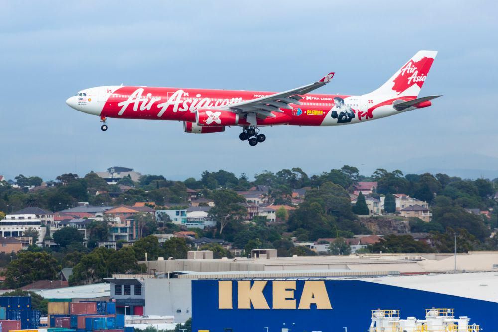 ilustrasi pesawat yang digunakan maskapai penerbangan AirAsia (unsplash.com/troyscanon)