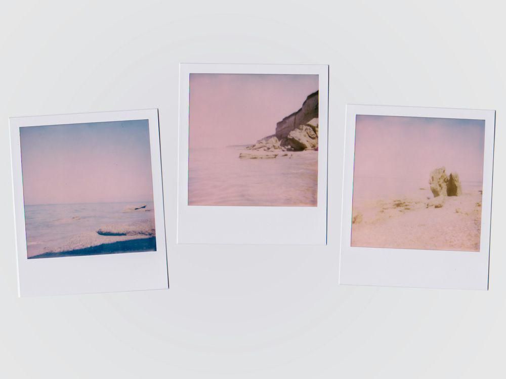 Ilustrasi foto polaroid (https://unsplash.com/@iwn)
