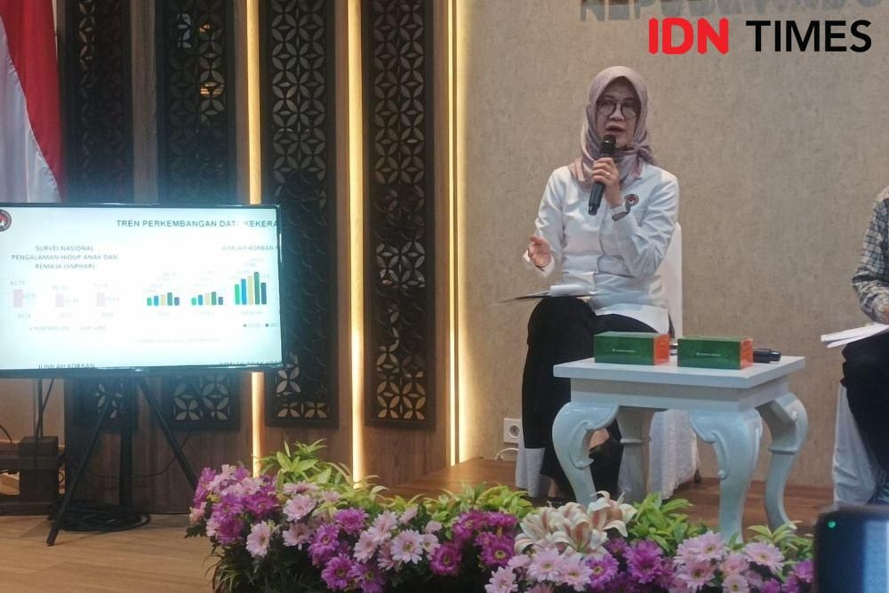 Deputi IV Kemenko PMK, Ibu Woro Srihastuti Sulistyaningrum di Kemenko PMK (IDN Times/Dini Suciatiningrum)