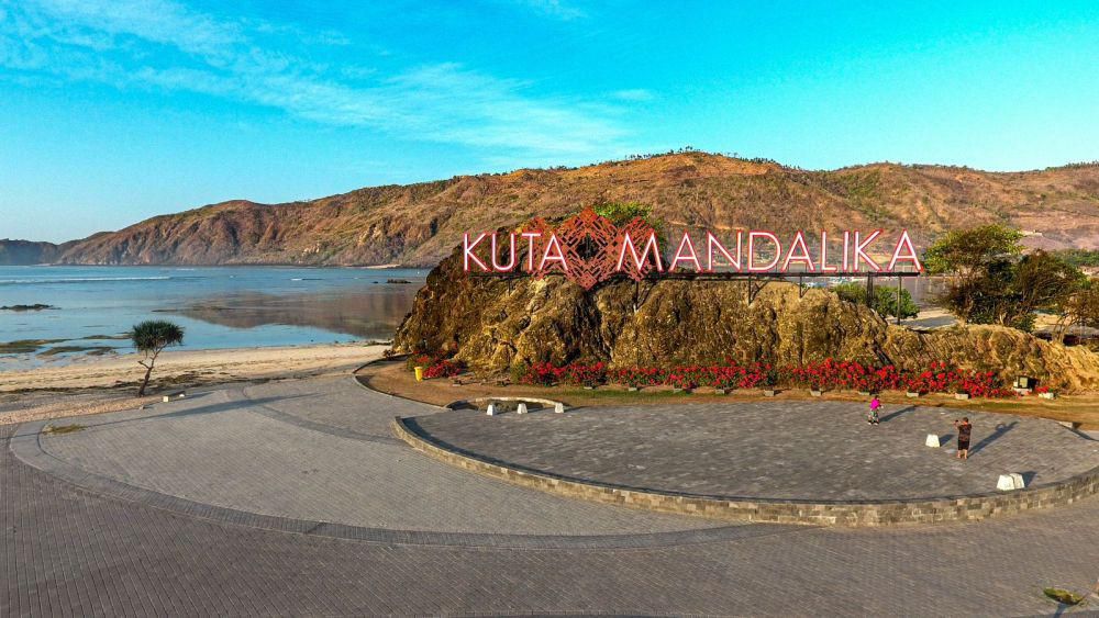 Pantai Kuta Mandalika di Kawasan Ekonomi Khusus (KEK) Mandalika, Lombok Tengah, Nusa Tenggara Barat (NTB). (dok. ITDC)
