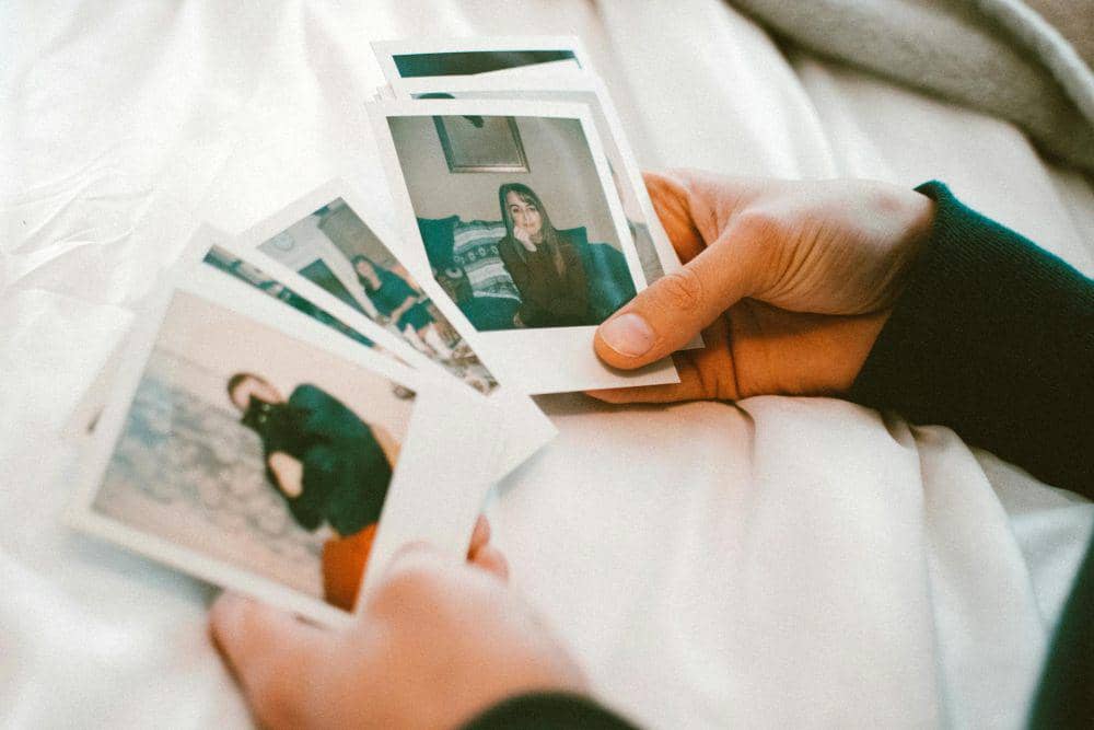 ilustrasi foto polaroid (pexels.com/Lisa Fotios)