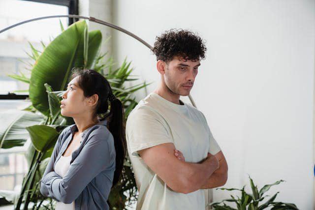 ilustrasi berbeda pendapat (pexels.com/Timur Weber)