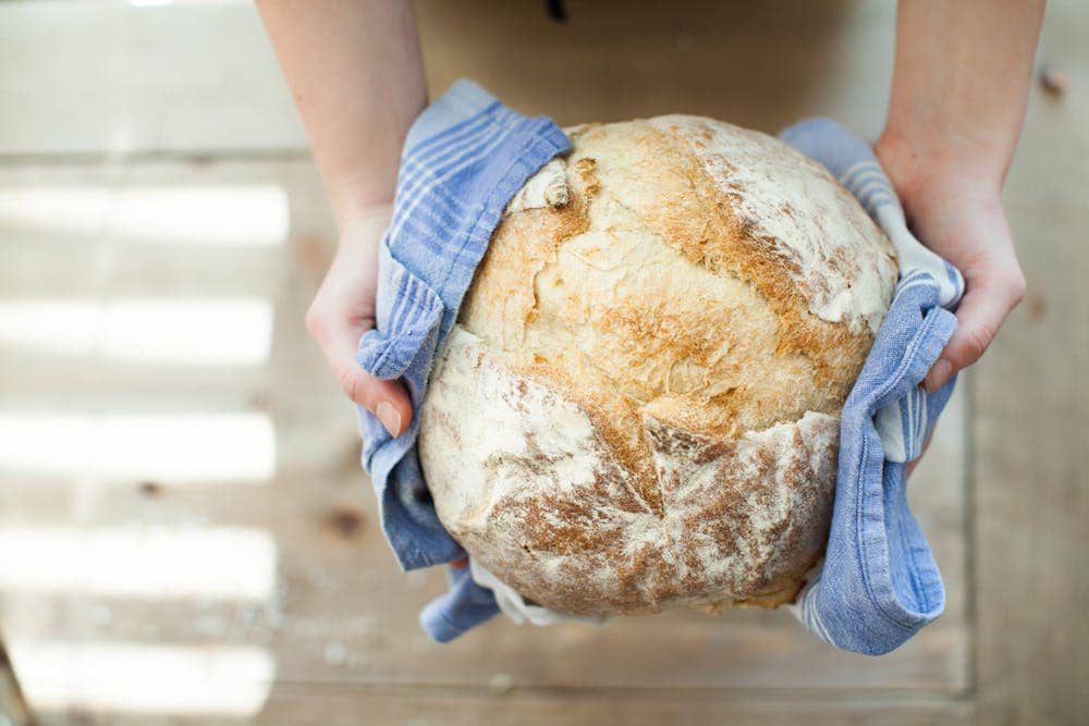 Rum Untuk Roti 5 Bahan untuk Membuat Roti Lebih Empuk dan Tak Cepat Kering | IDN Times