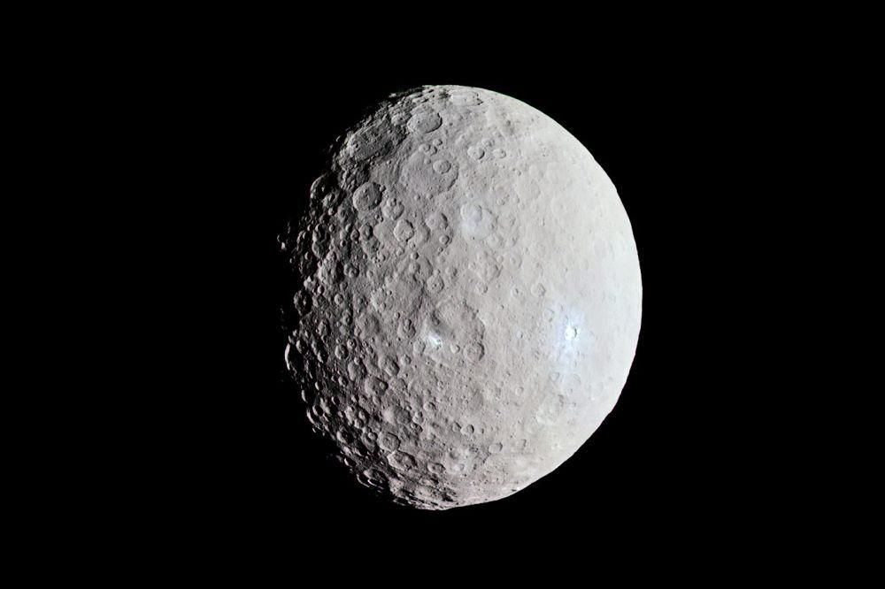 Ceres, asteroid terbesar. (commons.wikimedia.org/Justin Cowart)