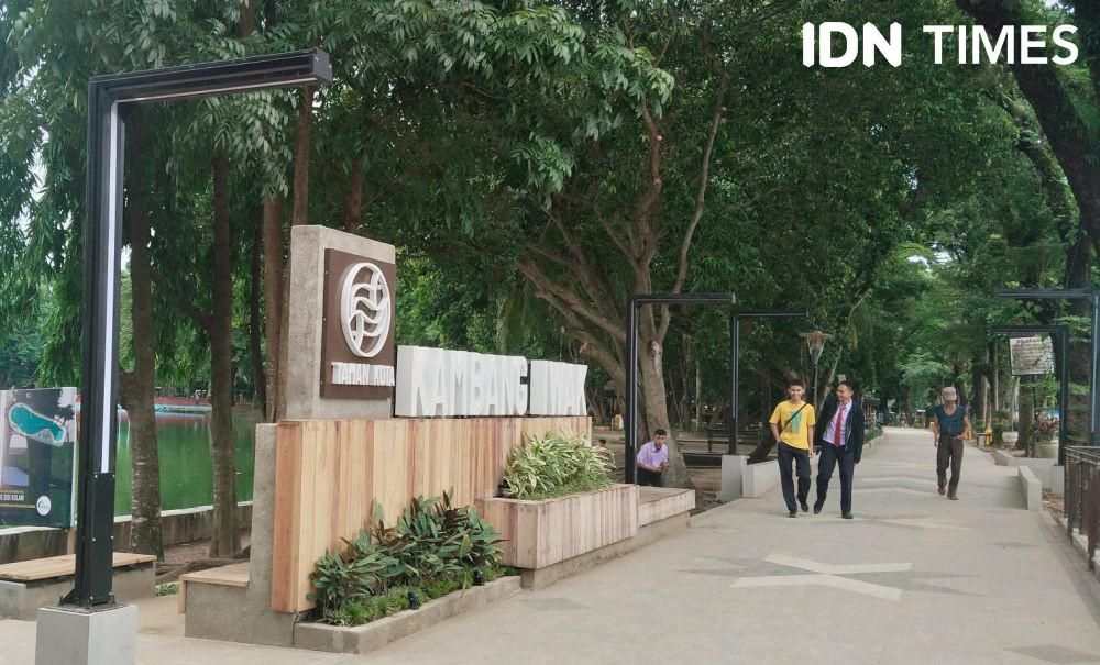 Taman kota di Kambang Iwak Palembang (IDN Times/Feny Maulia Agustin)