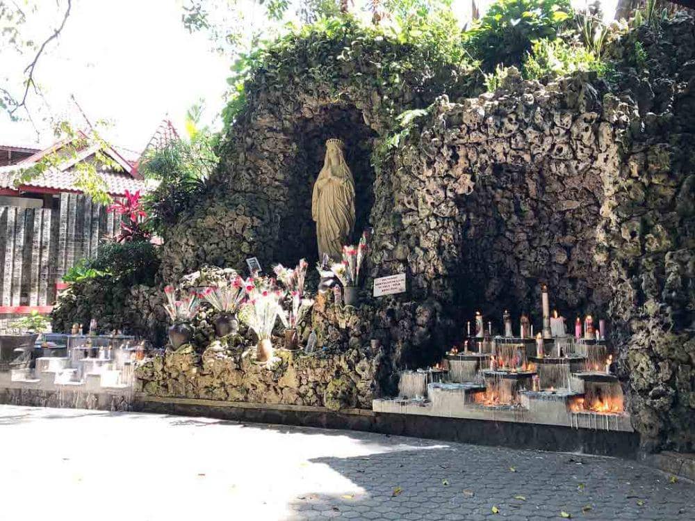 Goa Maria Sendangsono (https://kas.or.id/)