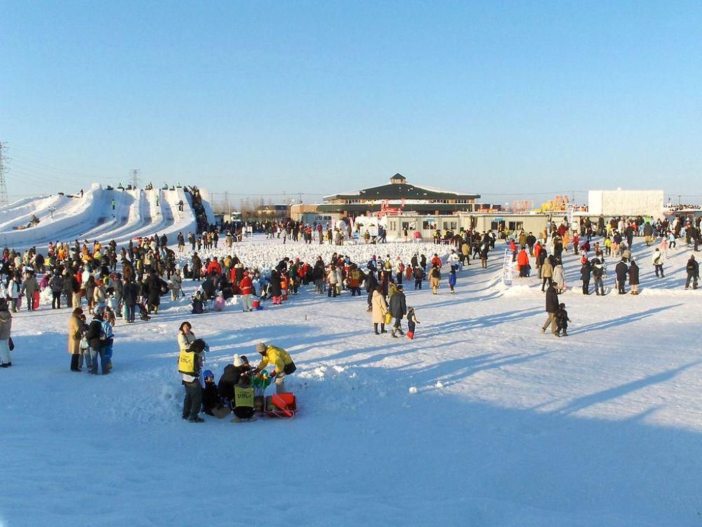 ilustrasi Sapporo Snow Festival (commons.wikimedia.org/Daigaku2051)