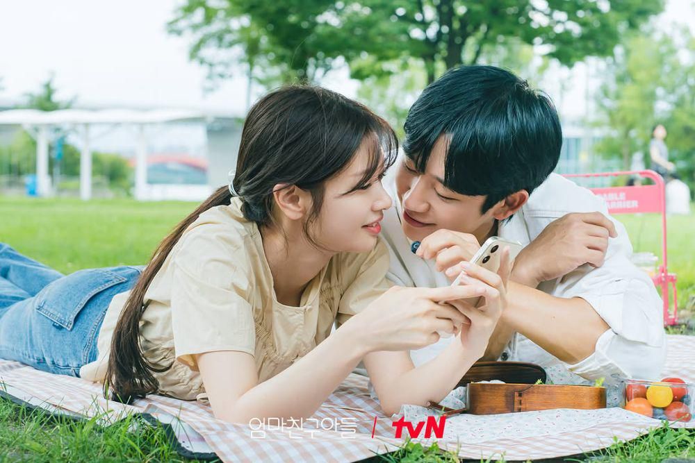 Jung Hae In dan Jung So Min di Love Next Door (instagram.com/tvn_drama)