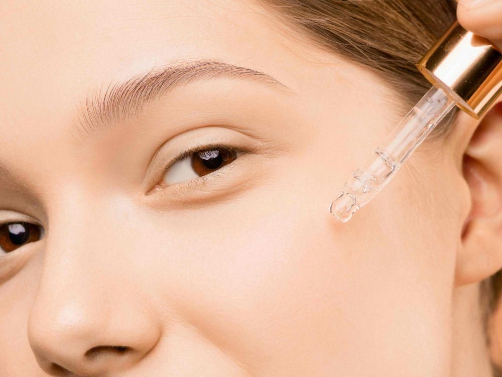 8 Serum untuk Menghilangkan Flek Hitam Umur 40 Tahun ke Atas