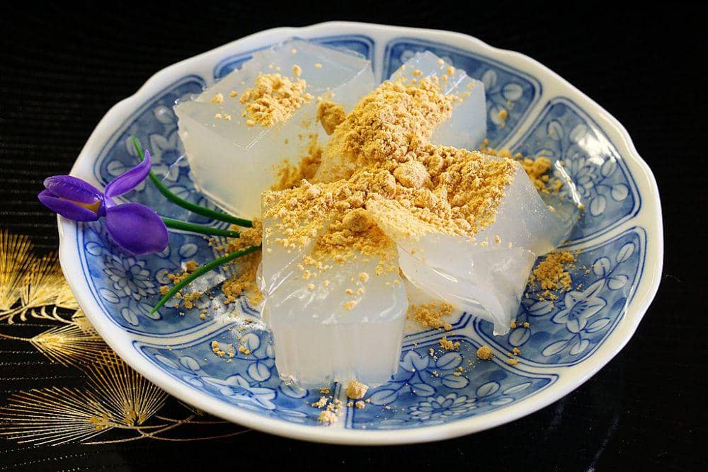 ilustrasi kuzumochi (commons.wikimedia.org/663highland)