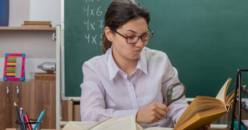 Cara Menggunakan SIPEBI, Penyunting Ejaan Bahasa Indonesia | Popmama.com
