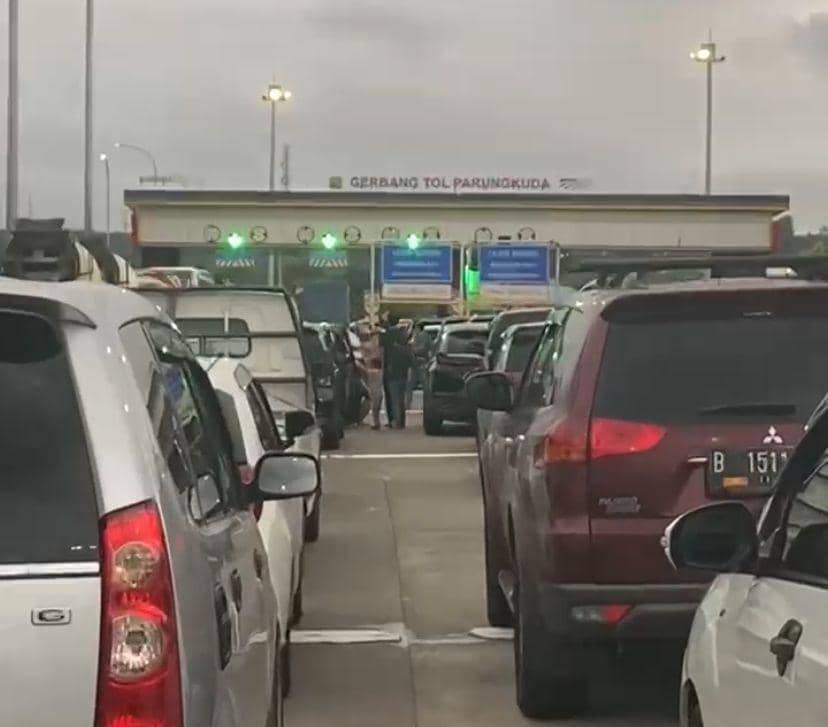 Kondisi kemacetan di GT Parungkuda Tol Bocimi (IDN Times/Istimewa)