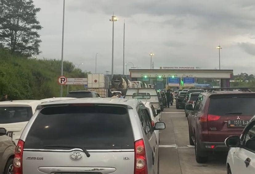 Kondisi kemacetan di GT Parungkuda Tol Bocimi (IDN Times/Istimewa)