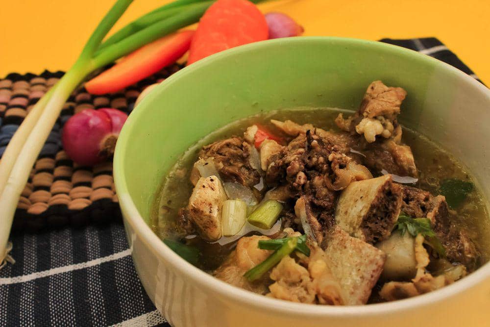 Ilustrasi sop buntut sapi (vecteezy.com// adi657010679396)