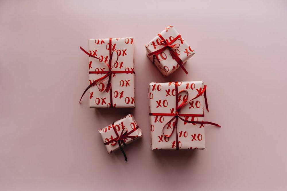 ilustrasi kado valentine (pexels.com/alleksana)