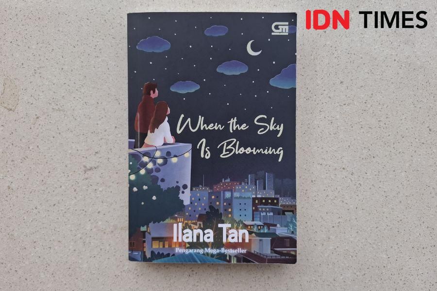 When the Sky is Blooming buku baru Ilana Tan. (IDN Times/Adyaning Raras)