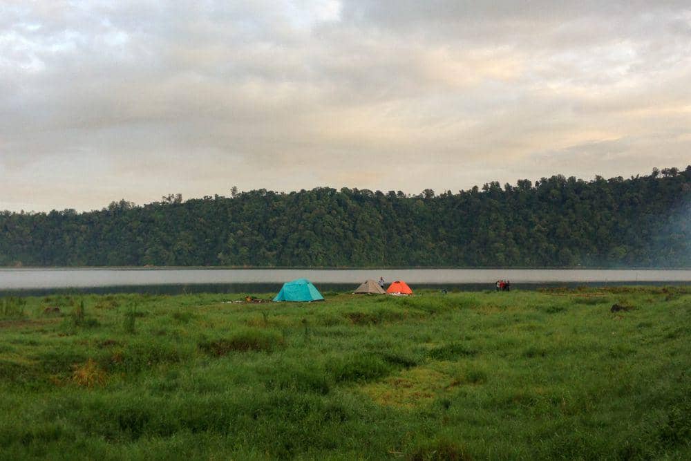 tepi Danau Tamblingan yang sering untuk camping (dok.pribadi/Natalia Indah)