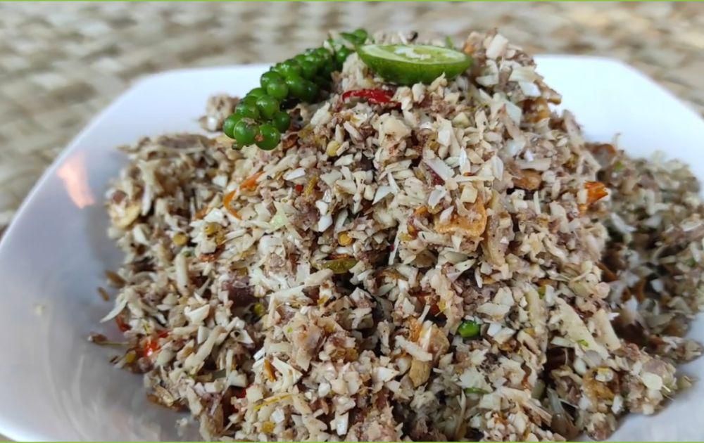 Lawar kuwir yang siap disajikan. (YouTube.com/Guntur I Wayan)