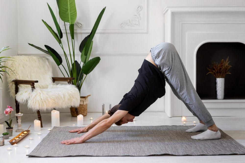 5 Gerakan Yoga Mini Sebelum Tidur agar Langsung Terlelap