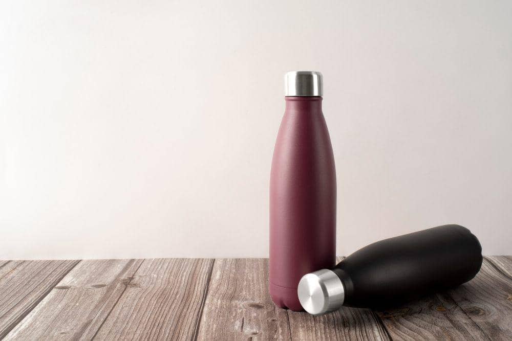 ilustrasi botol minum (freepik.com/freepik)