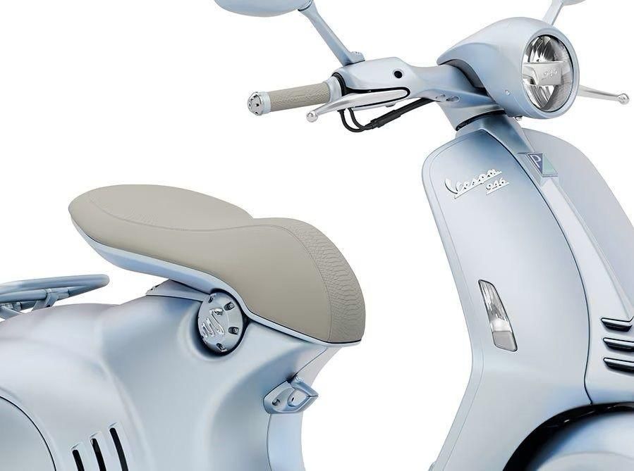 Vespa 946 Snake (Dok. Vespa)