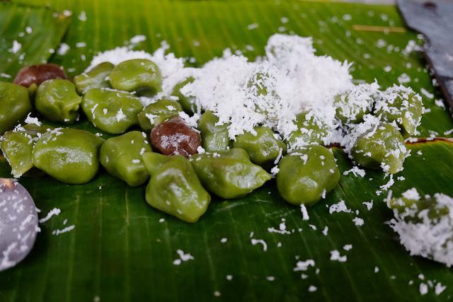 ilustrasi klepon bali (vecteezy.com/coco.ratta)