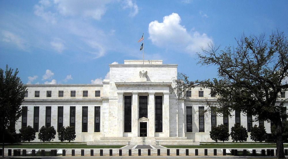 Trump Desak Fed Turunkan Suku Bunga namun Powell Menolak Lagi